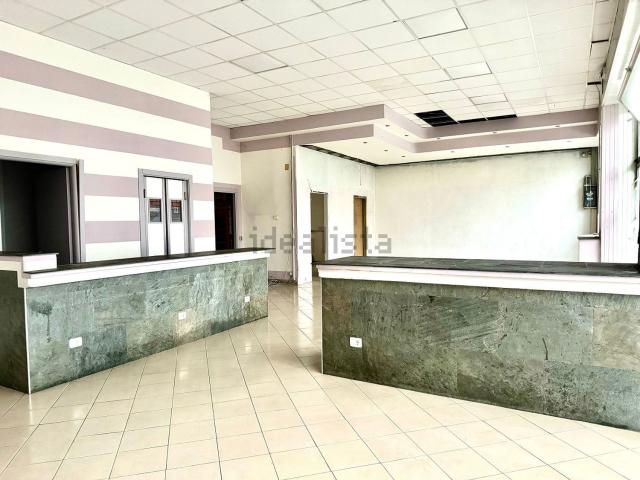 Locale in affitto di 145 m² in Via Novara, 67