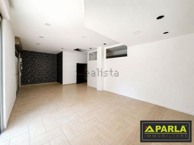Locale in affitto di 145 m² in Via Senatore Sammartino