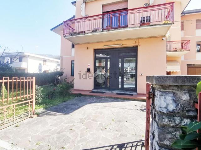 Locale in affitto di 145 m² in Via Provinciale Lucchese, 439