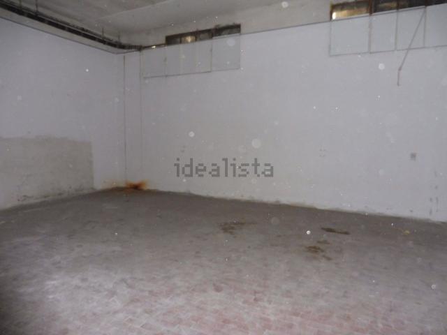 Locale in affitto di 145 m² in Piazza Europa
