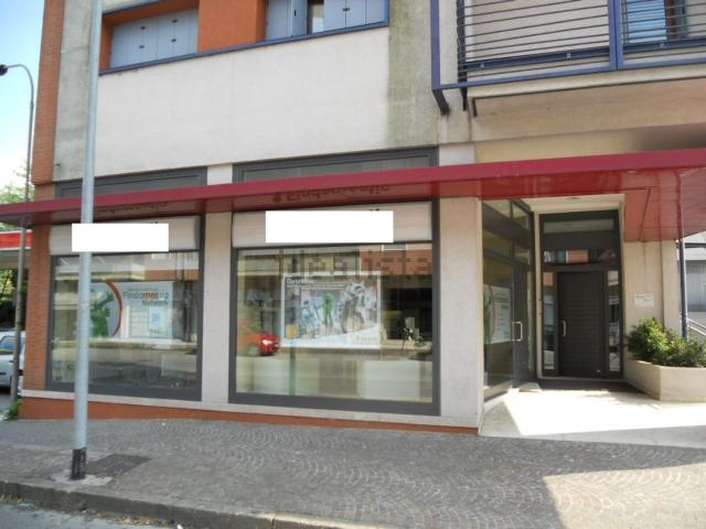 Locale in affitto di 146 m² in Viale IV Novembre, 10