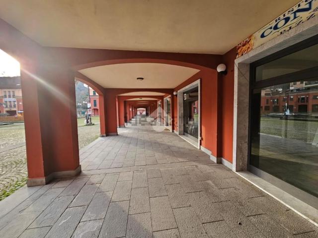 Locale in affitto di 147 m² in Piazza Aldo Moro