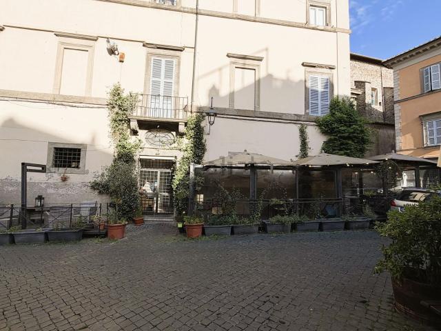 Locale in affitto di 149 m² in Piazza Don Mario Gargiuli, 11