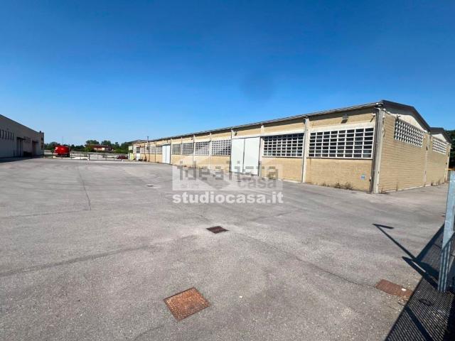 Locale in affitto di 1500 m²