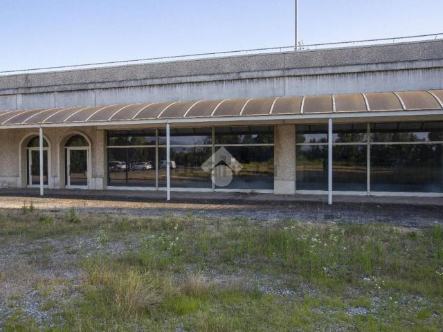 Locale in affitto di 1500 m²