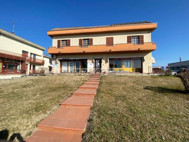 Locale in affitto di 1500 m² in Strada del Priorato, 84