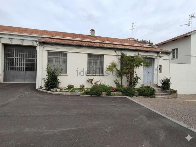Locale in affitto di 150 m²