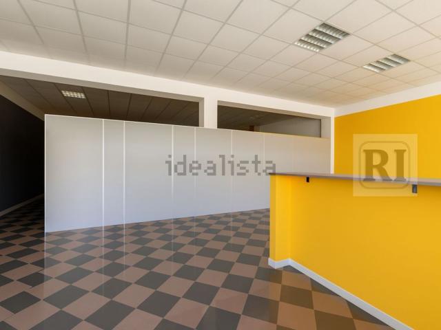 Locale in affitto di 150 m²