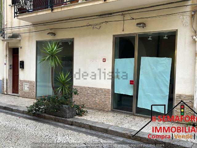 Locale in affitto di 150 m²