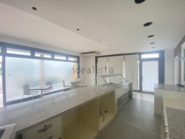 Locale in affitto di 150 m²