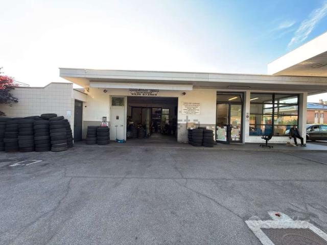 Locale in affitto di 150 m²