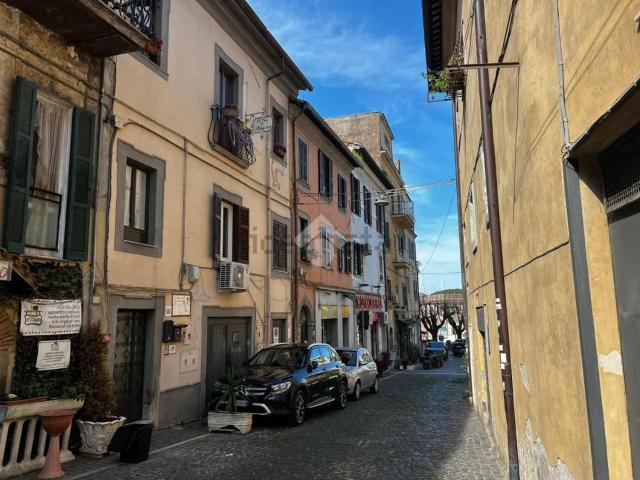 Locale in affitto di 150 m²