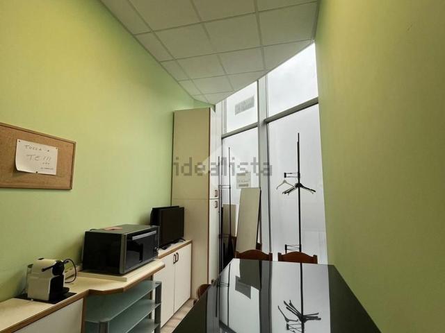 Locale in affitto di 150 m²