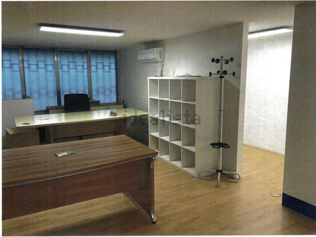 Locale in affitto di 150 m²