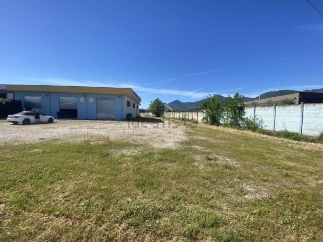 Locale in affitto di 150 m²