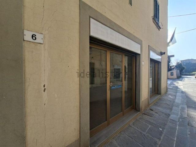 Locale in affitto di 150 m²