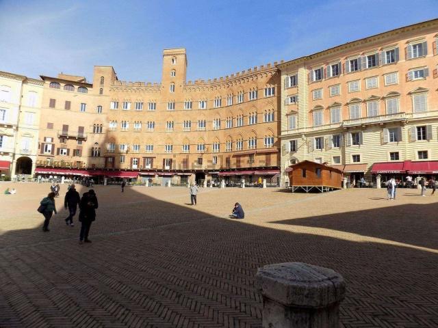 Locale in affitto di 150 m²
