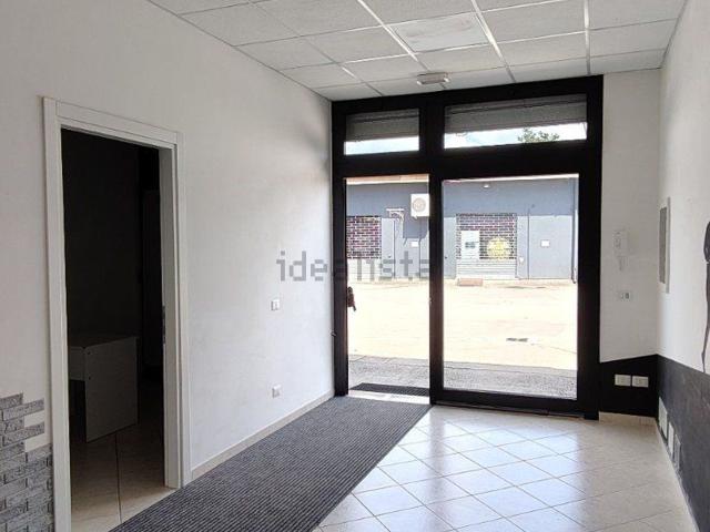 Locale in affitto di 150 m² in Via Chiappini