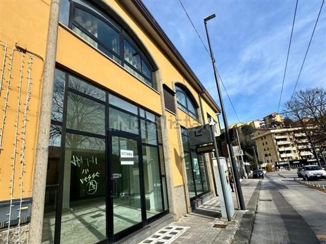 Locale in affitto di 150 m² in Via Circumvallazione
