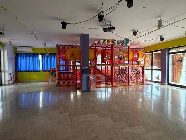 Locale in affitto di 150 m² in Via Aldo Moro