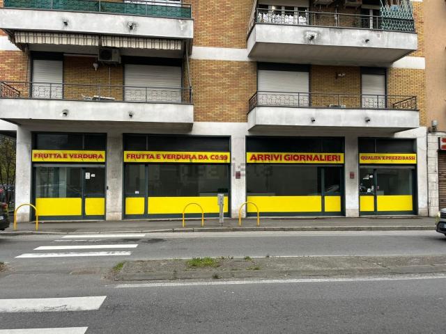 Locale in affitto di 150 m² in Via Alfredo Cappellini, 12