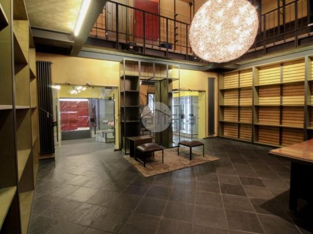 Locale in affitto di 150 m² in Via G. Tadino, 1