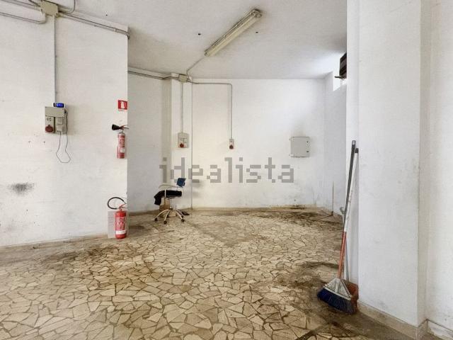 Locale in affitto di 150 m² in Via Giuseppe Garibaldi, 193