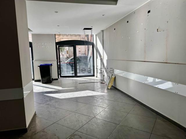 Locale in affitto di 150 m² in Via Giordano Bruno