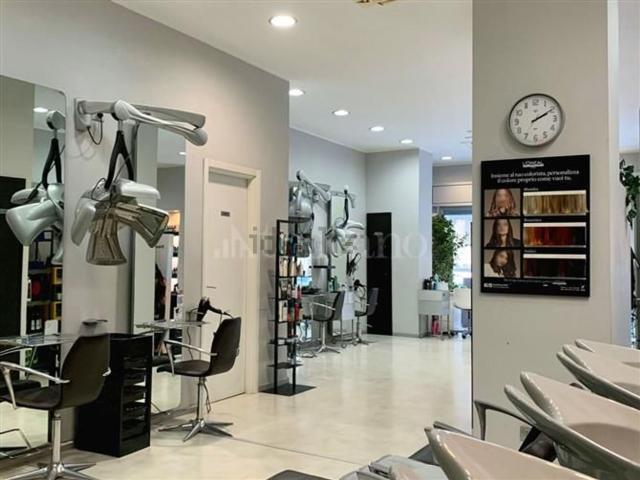 Locale in affitto di 150 m² in Via dei Tulipani