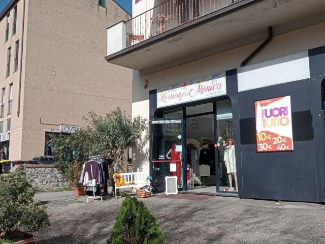Locale in affitto di 150 m² in Via Monte Nibbio