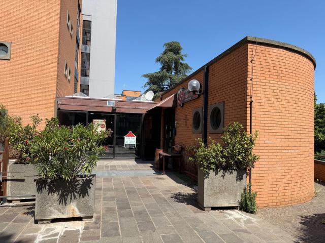 Locale in affitto di 150 m² in Via Monte San Valentino, 2