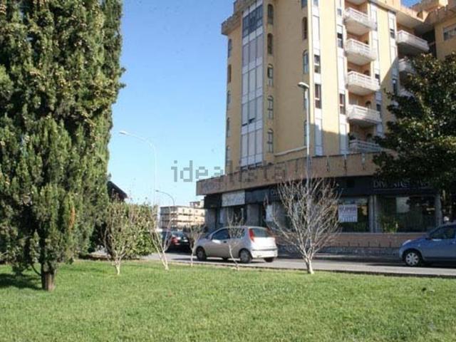 Locale in affitto di 150 m² in Via meomartini