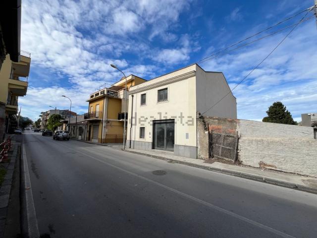 Locale in affitto di 150 m² in Via Statale Oreto, 59
