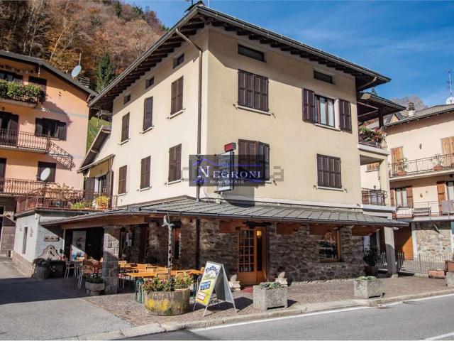 Locale in affitto di 150 m² in Via Pedignela, 7