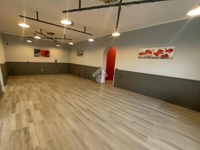 Locale in affitto di 150 m² in Via Roma, 31