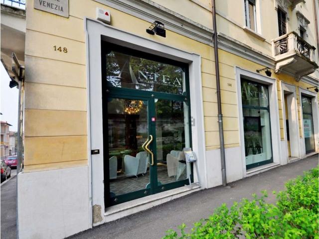 Locale in affitto di 150 m² in Viale Venezia, 148