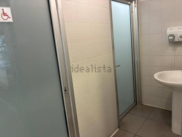 Locale in affitto di 150 m² in Viale Campania