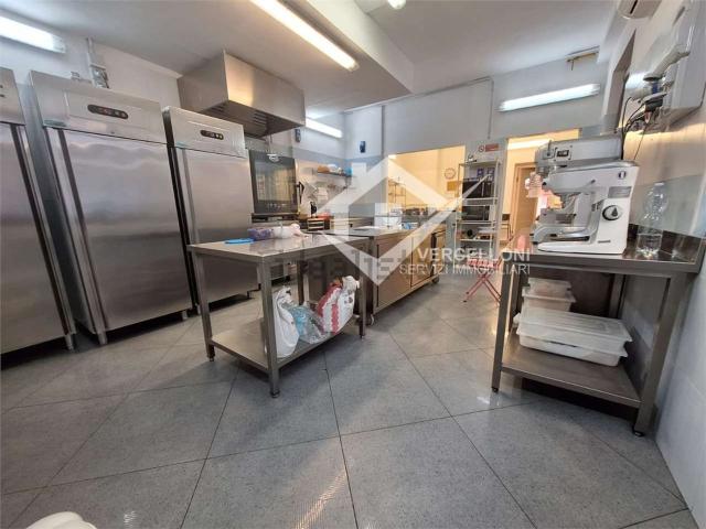Locale in affitto di 150 m² in Corso Torino, 9