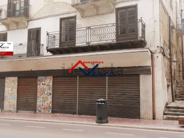 Locale in affitto di 150 m² in Corso VI Aprile