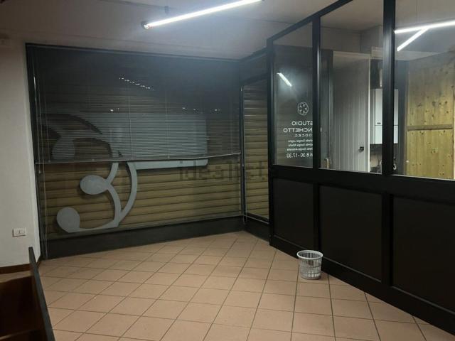 Locale in affitto di 150 m² in Frazione Ponzone, 184