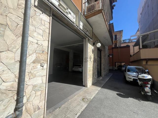 Locale in affitto di 151 m² in Via XX Settembre, 242