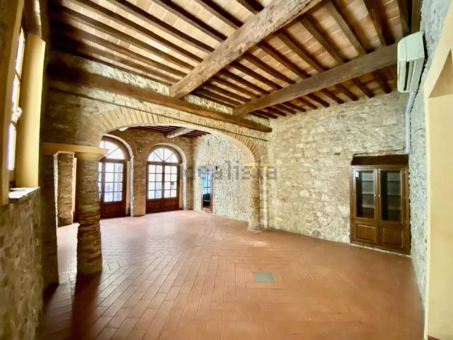 Locale in affitto di 152 m² in Via Cappellini, 1