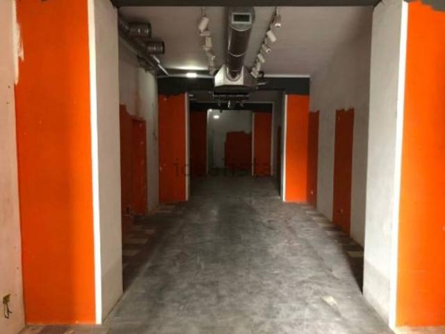 Locale in affitto di 152 m² in Via Guglielmo Marconi