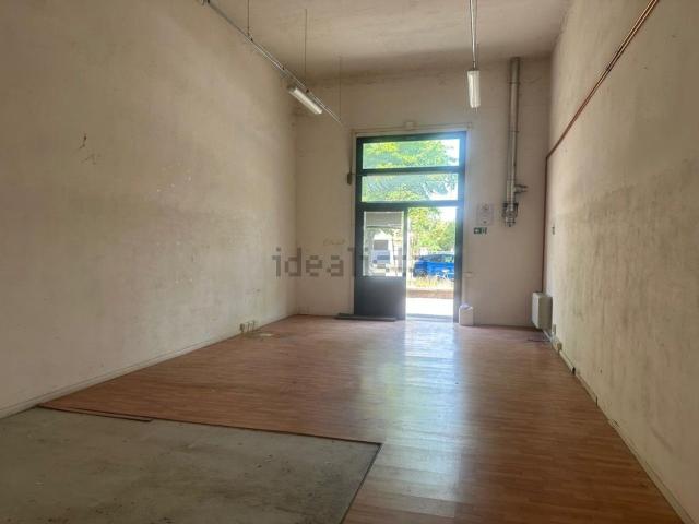 Locale in affitto di 153 m²