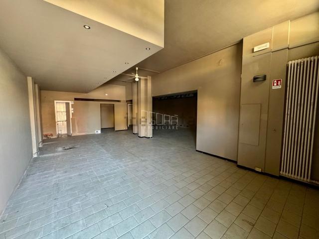 Locale in affitto di 153 m²