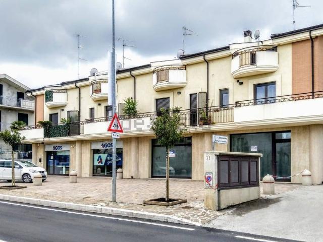 Locale in affitto di 153 m² in Via Incoronata, 33