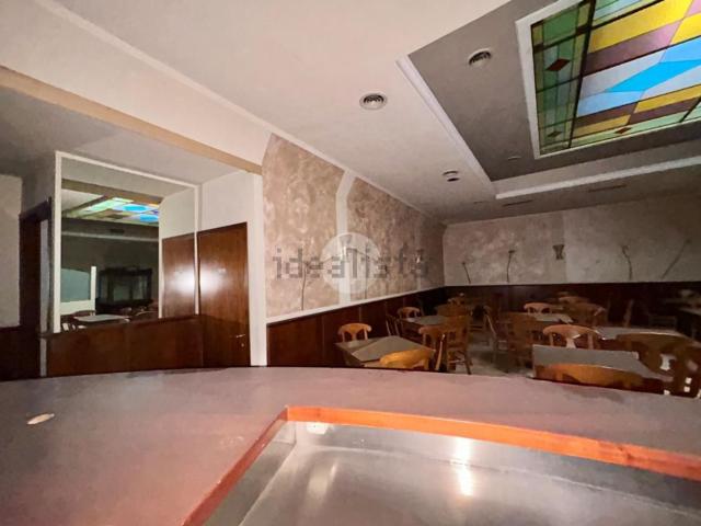Locale in affitto di 245 m² in Via Santa Teresa, 16