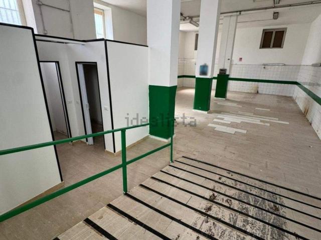 Locale in affitto di 155 m²