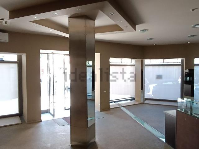 Locale in affitto di 155 m²