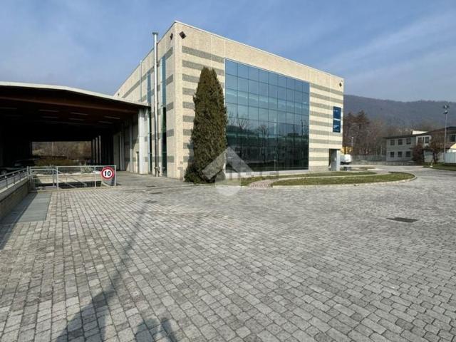 Locale in affitto di 155 m² in Via Fornaci